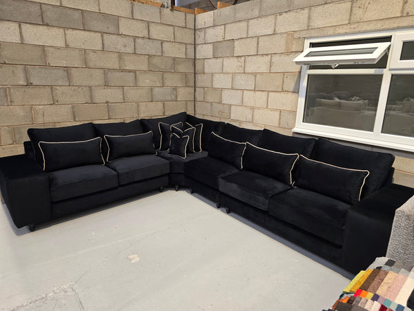 2c3 Soho Corner Sofa (Black Plush Velvet)