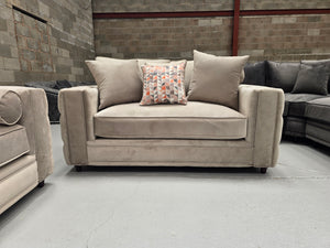 3+2 Royale Mayfair Chesterfield Sofa (New Coffee Plush Velvet)