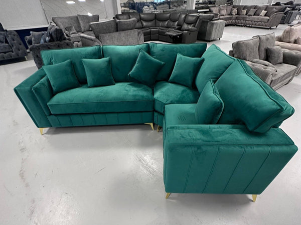 Royale Madrid Chesterfield Sofa (Emerald Green)