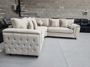 Zara Chesterfield Corner Sofa – Cream Plush Fabric