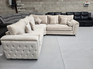 Zara Chesterfield Corner Sofa – Cream Plush Fabric