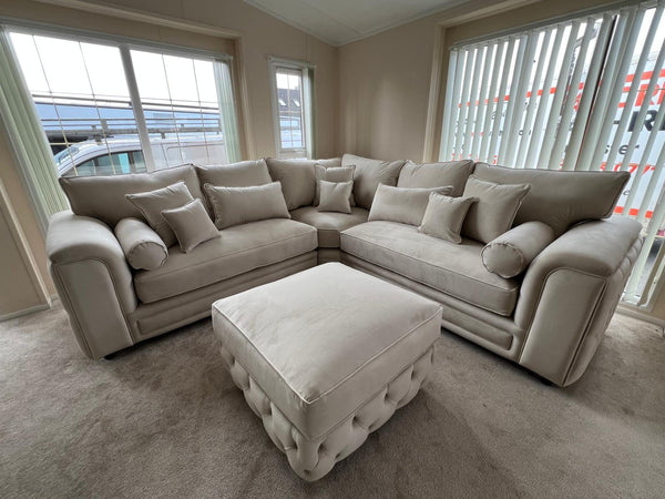 Zara Chesterfield Corner Sofa – Cream Plush Velvet